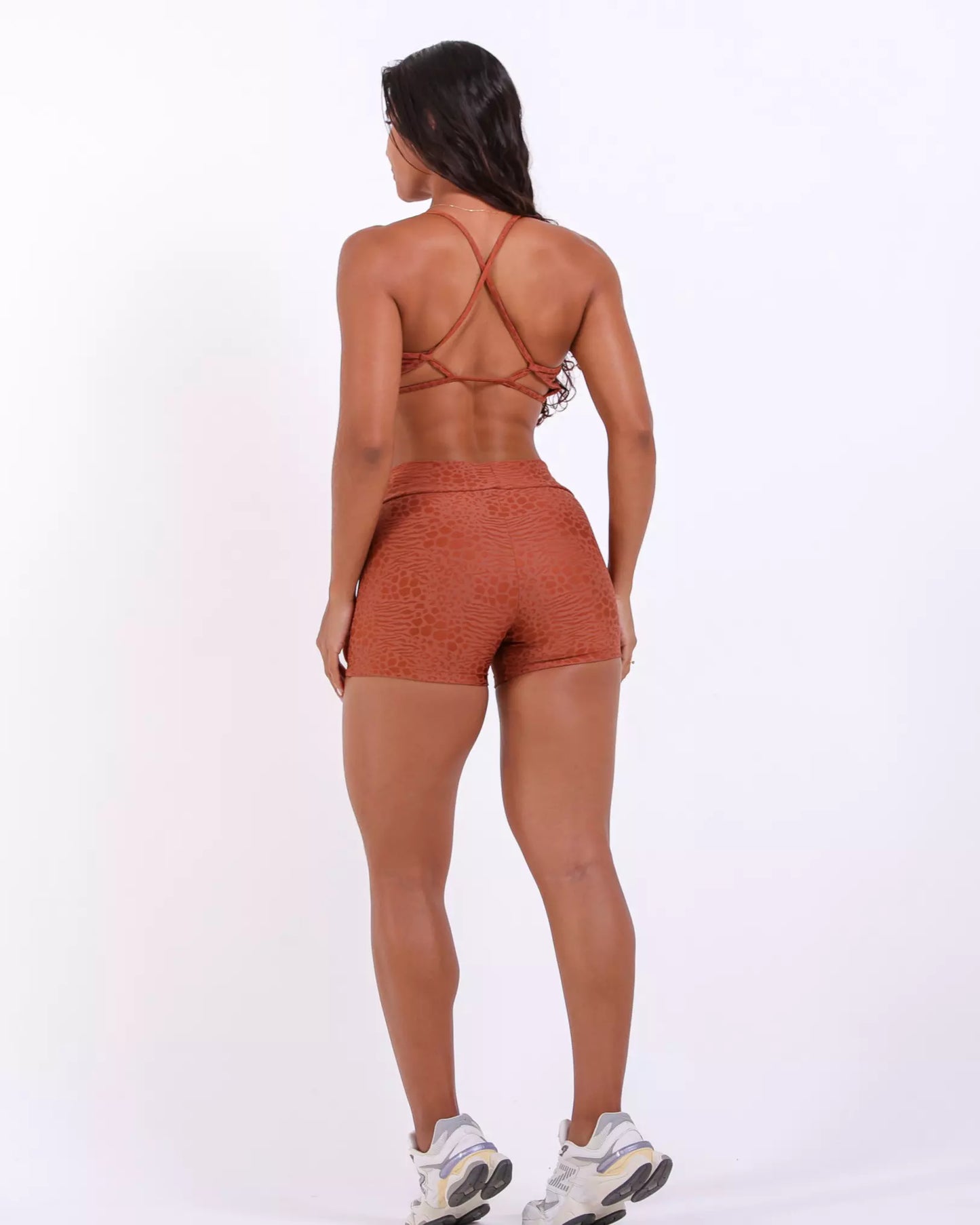 Conjunto Movimento caramelo onça - costas